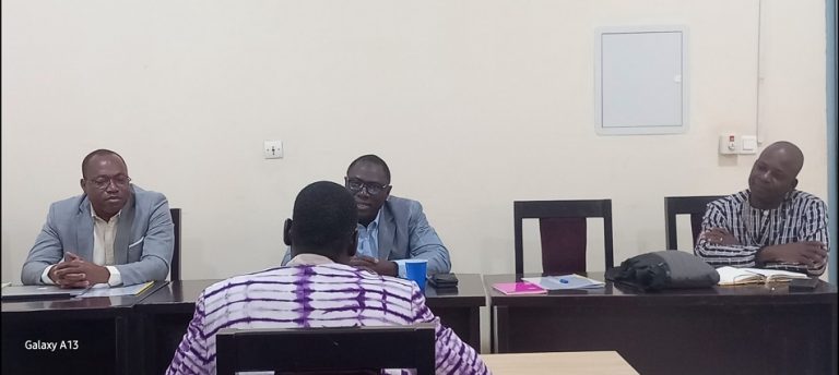 Professeur Robert Yougbare (gauche), Professeur Séni Ouedraogo (milieu) et le Docteur Tahirou Sanou (droite)